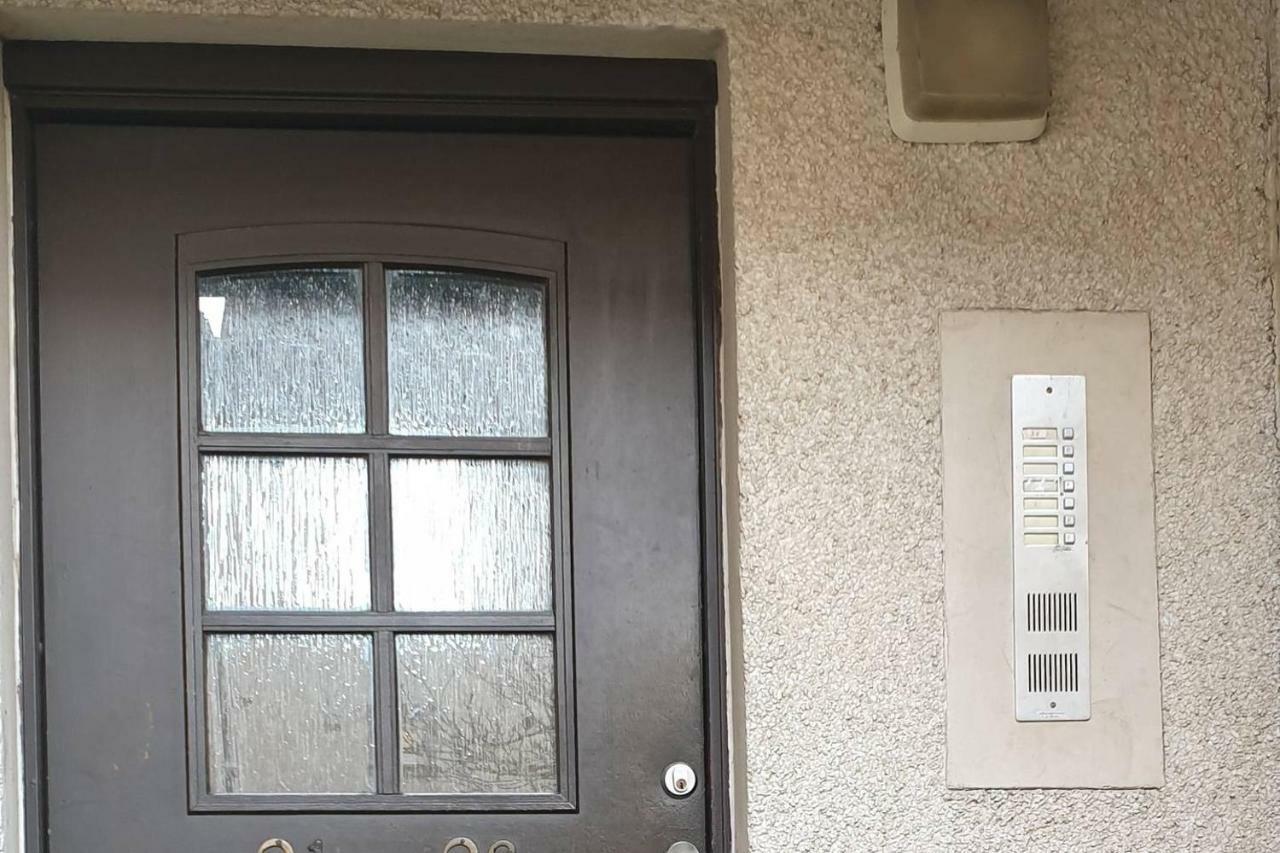 The Apartment, Near Outlander Location Apartment *