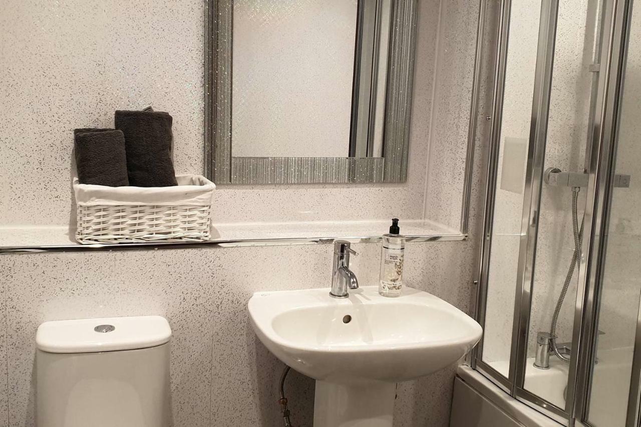The Apartment, Near Outlander Location Apartment *